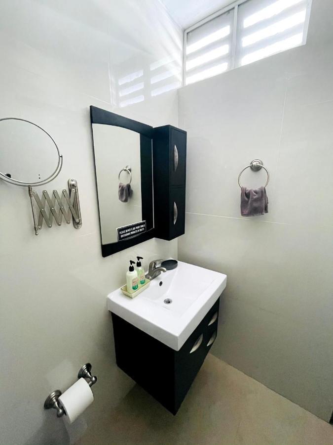 פונצ'ה Cozy Studio Retreat With Private Parking And Free Laundry מראה חיצוני תמונה