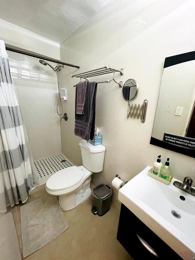 פונצ'ה Cozy Studio Retreat With Private Parking And Free Laundry מראה חיצוני תמונה