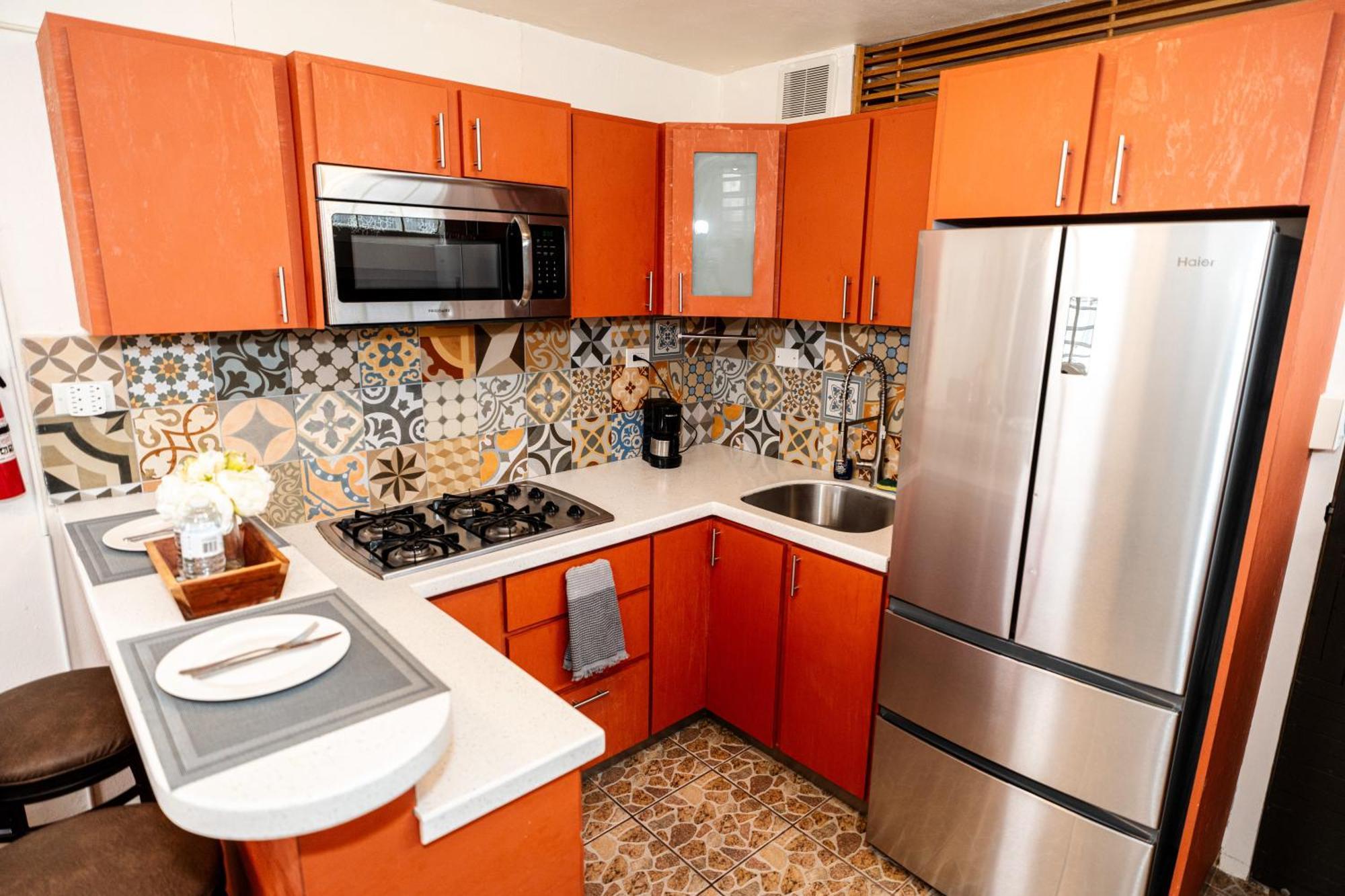 פונצ'ה Cozy Studio Retreat With Private Parking And Free Laundry מראה חיצוני תמונה