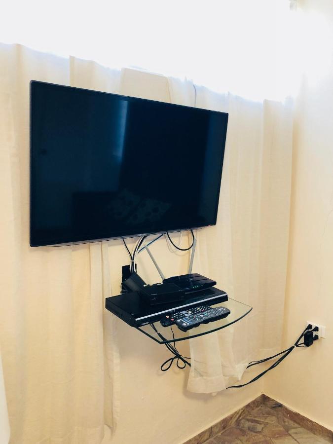 פונצ'ה Cozy Studio Retreat With Private Parking And Free Laundry מראה חיצוני תמונה
